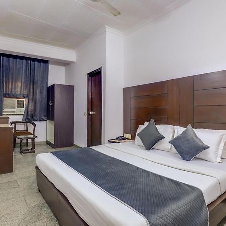 Hotel Sarthak Palace Near Karol Bagh Metro Station New Delhi Eksteriør billede