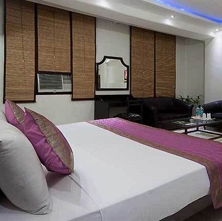 Hotel Sarthak Palace Near Karol Bagh Metro Station New Delhi Eksteriør billede
