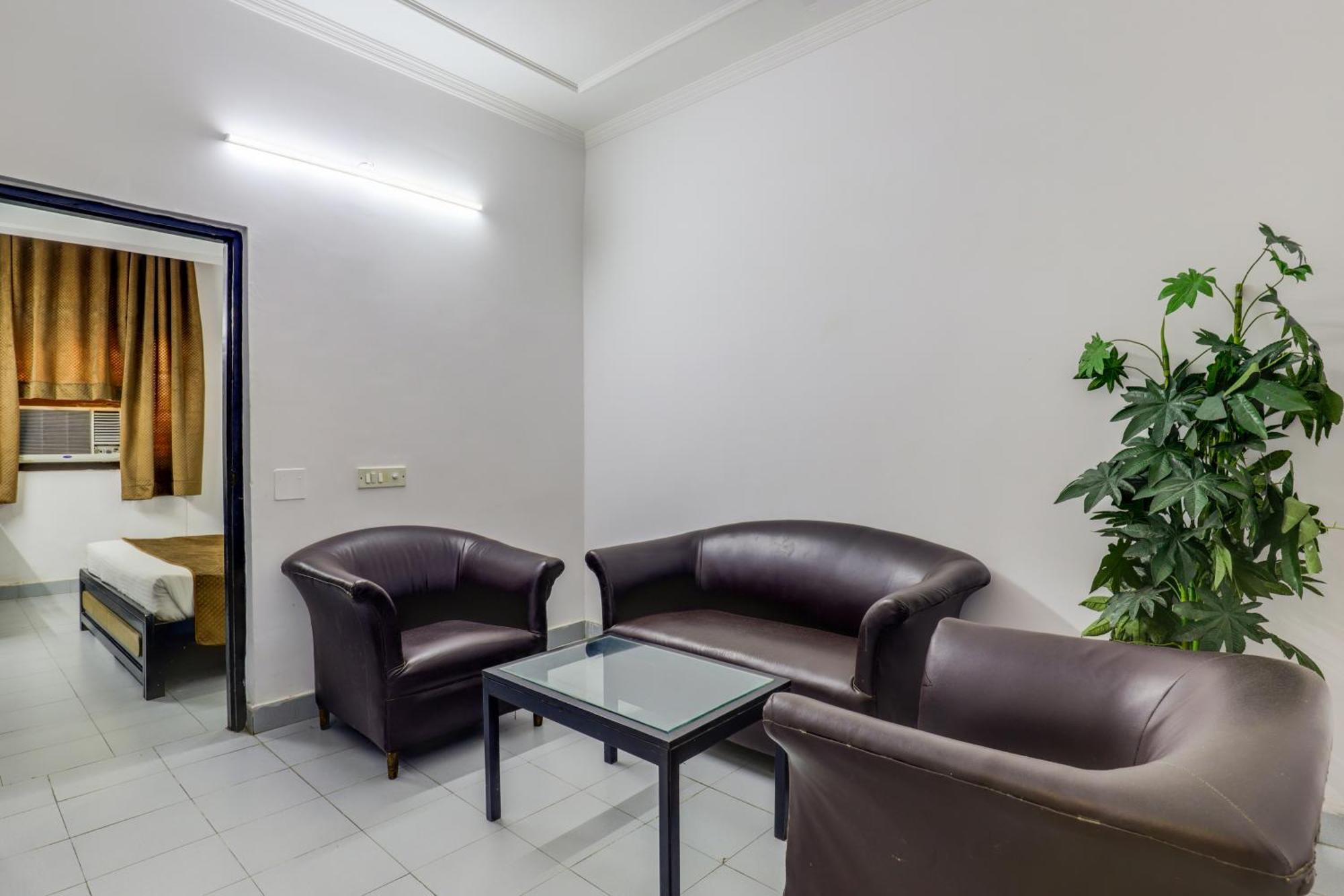 Hotel Sarthak Palace Near Karol Bagh Metro Station New Delhi Eksteriør billede