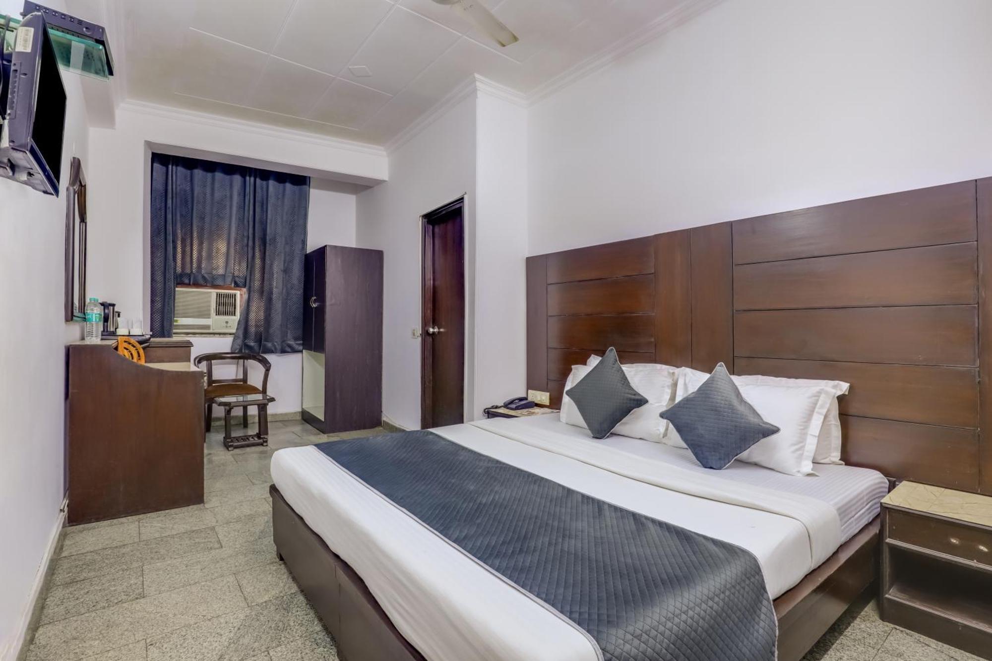 Hotel Sarthak Palace Near Karol Bagh Metro Station New Delhi Eksteriør billede