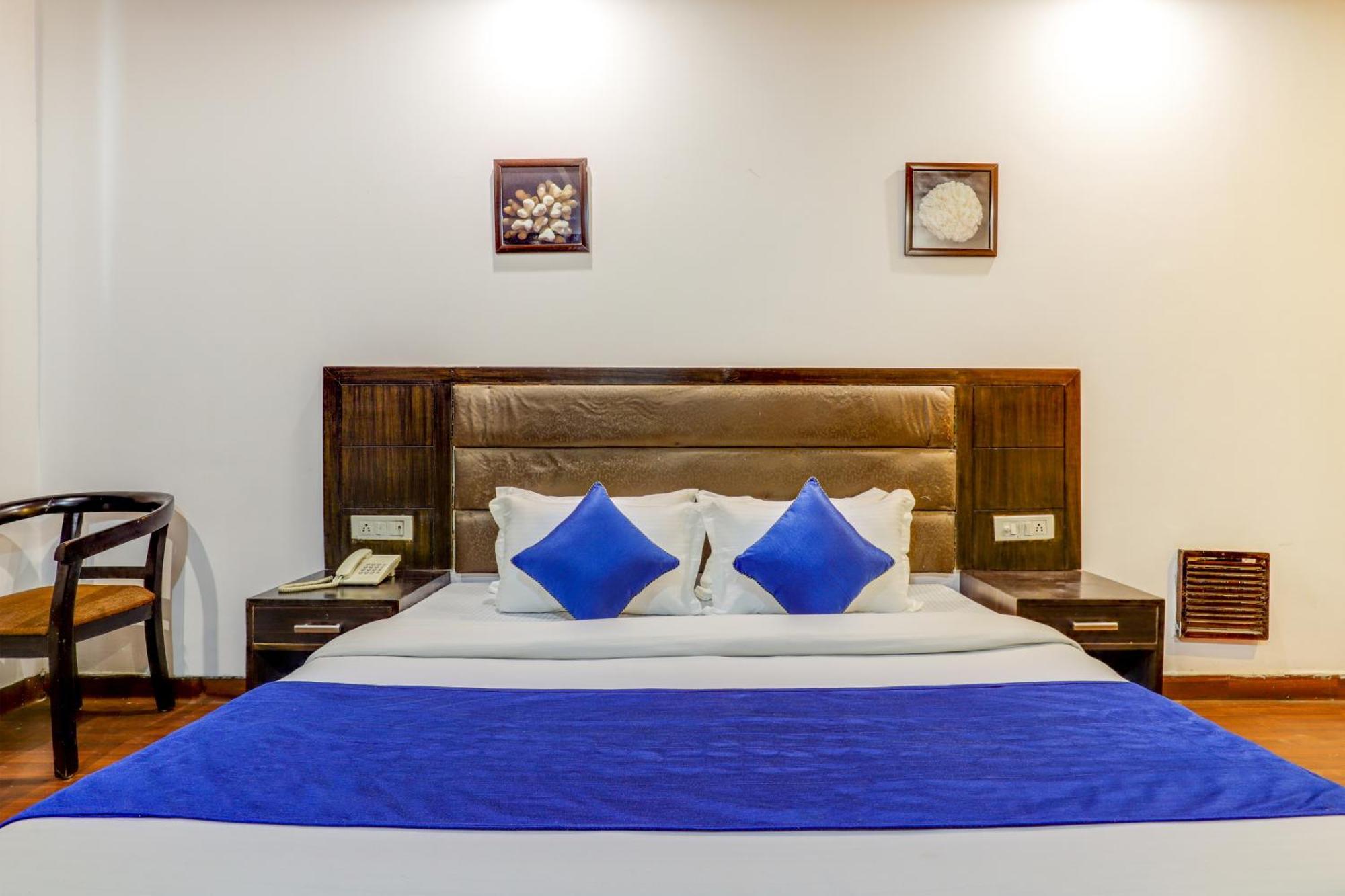 Hotel Sarthak Palace Near Karol Bagh Metro Station New Delhi Eksteriør billede