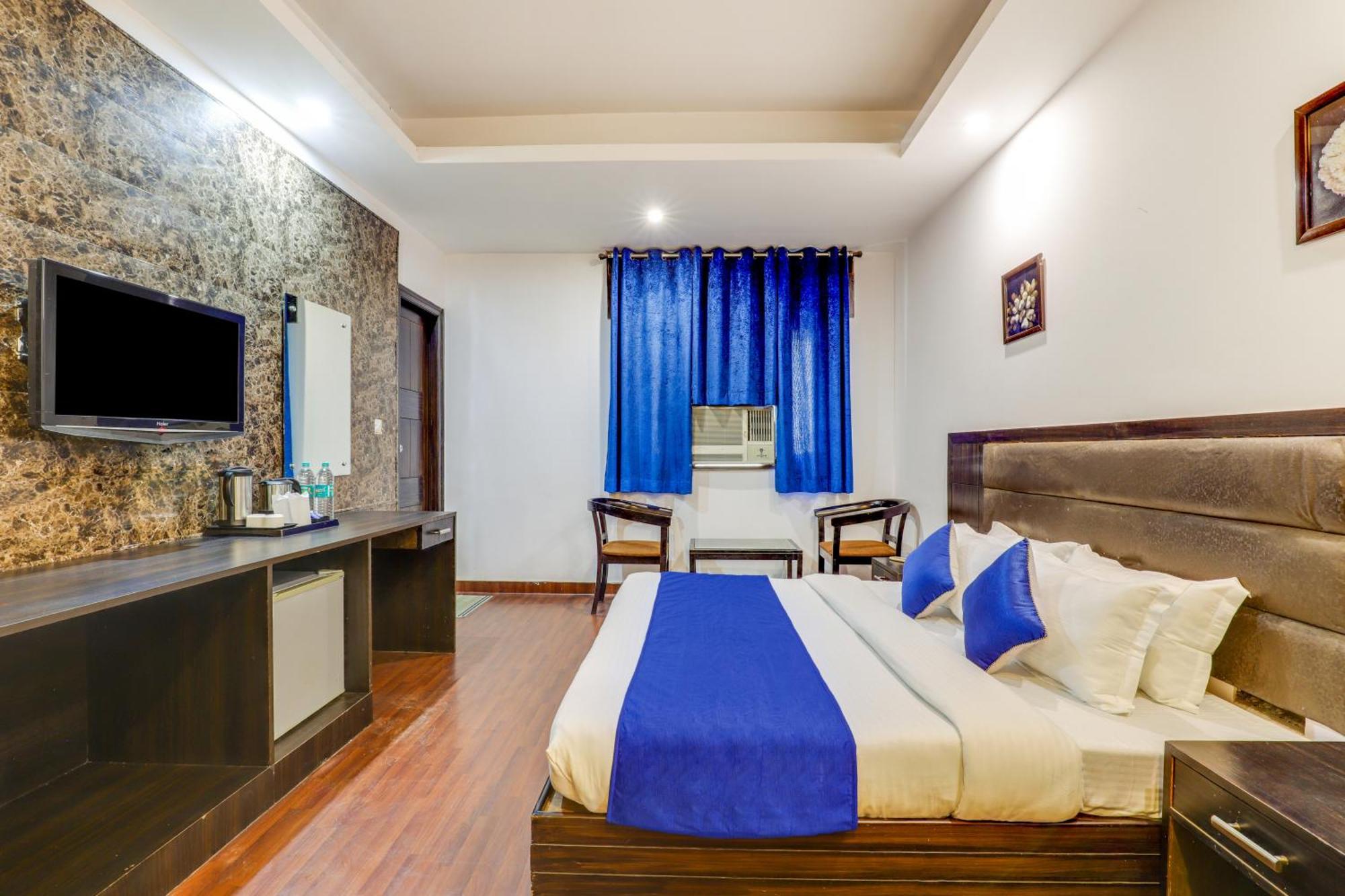 Hotel Sarthak Palace Near Karol Bagh Metro Station New Delhi Eksteriør billede