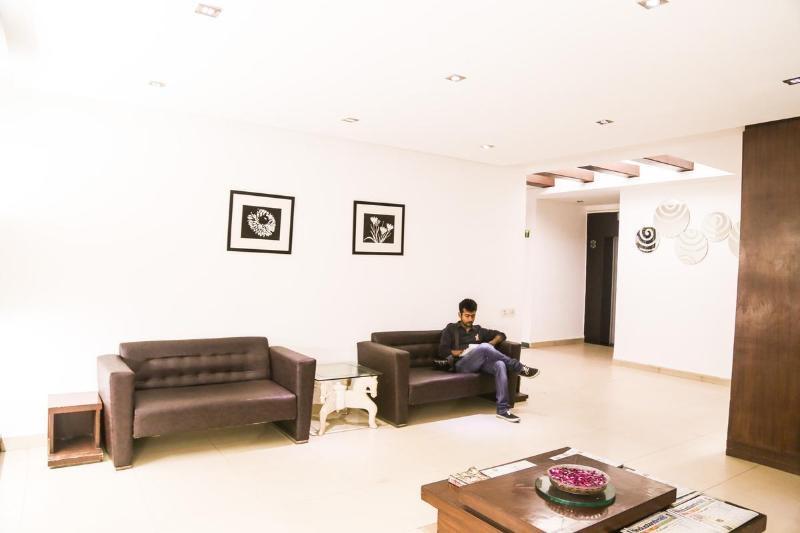 Hotel Sarthak Palace Near Karol Bagh Metro Station New Delhi Eksteriør billede