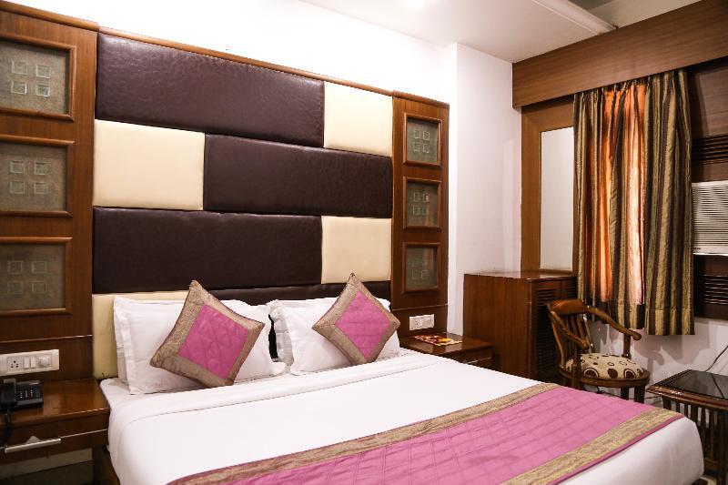 Hotel Sarthak Palace Near Karol Bagh Metro Station New Delhi Eksteriør billede