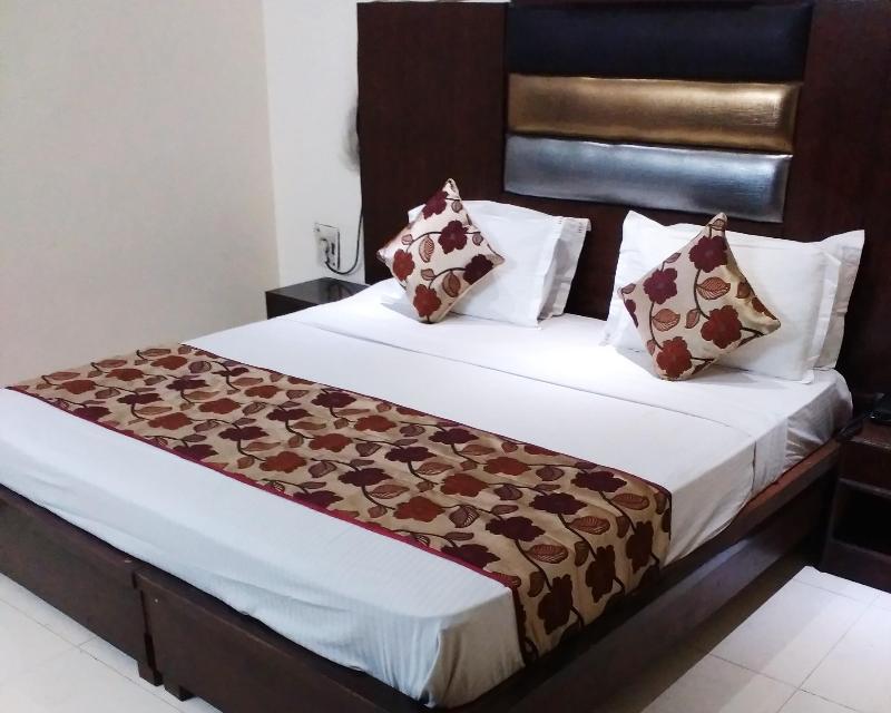 Hotel Sarthak Palace Near Karol Bagh Metro Station New Delhi Eksteriør billede